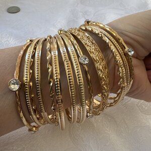 Neiman Marcus Cara NY New York Bead Gold Tone Metal Bangle Bracelets 15 Set NEW